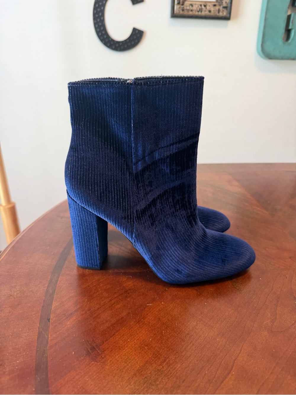 Circus Connelly Blue Velvet Ankle Boots Size 9.5 Metallic Thread Heeled Booties